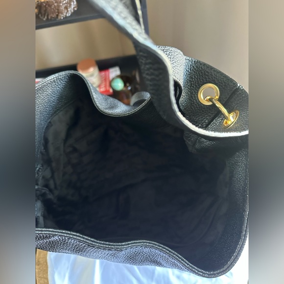 Michael Kors Black Leather Shoulder Bag with Gold Accents - Picture 5 of 7